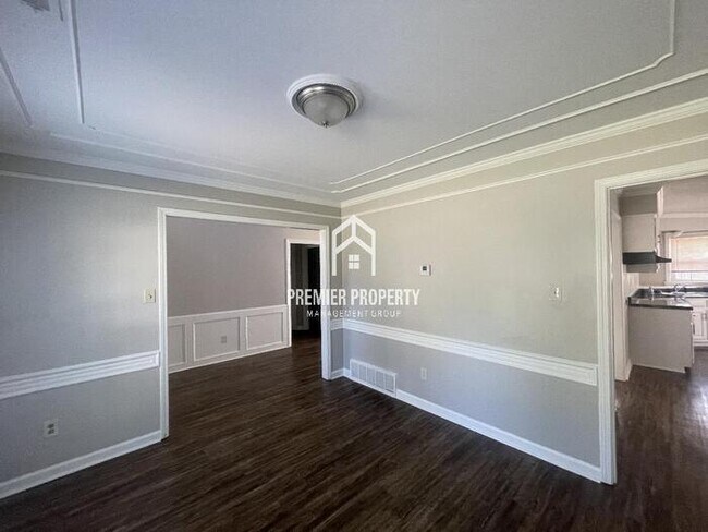 Building Photo - 1585 Wood Farms Dr