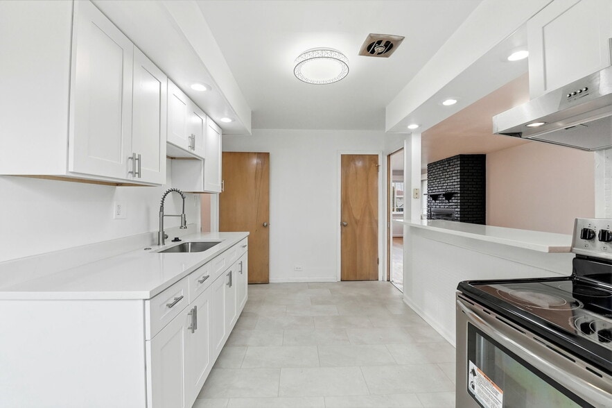 Building Photo - 1152 Burch Ln