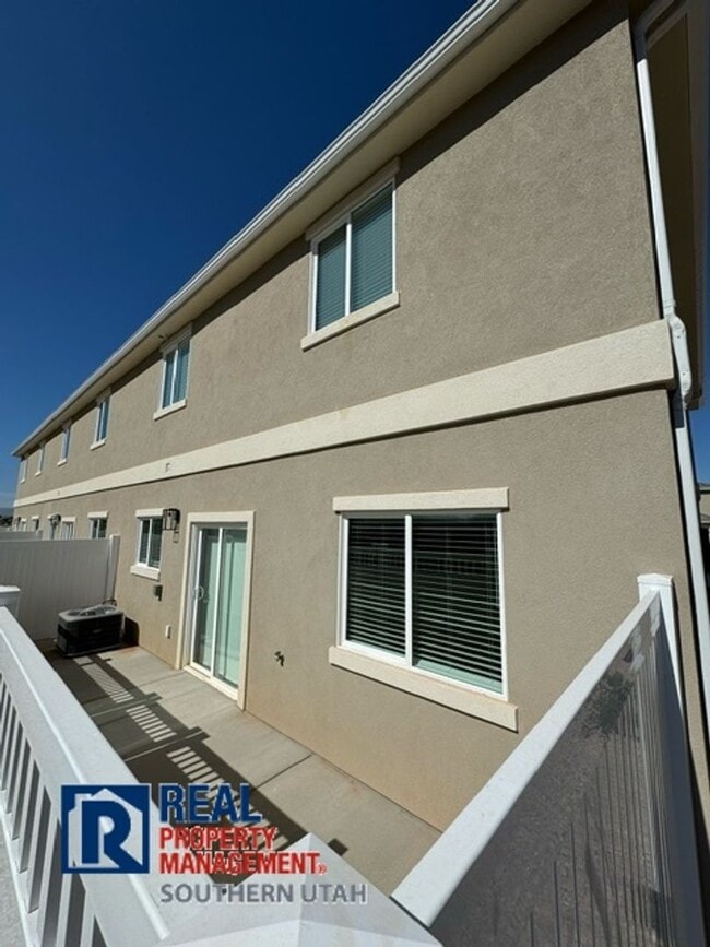Building Photo - Brand New - River Trail Townhome