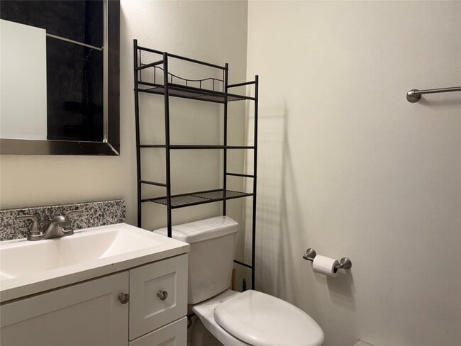 Building Photo - 25 Court St