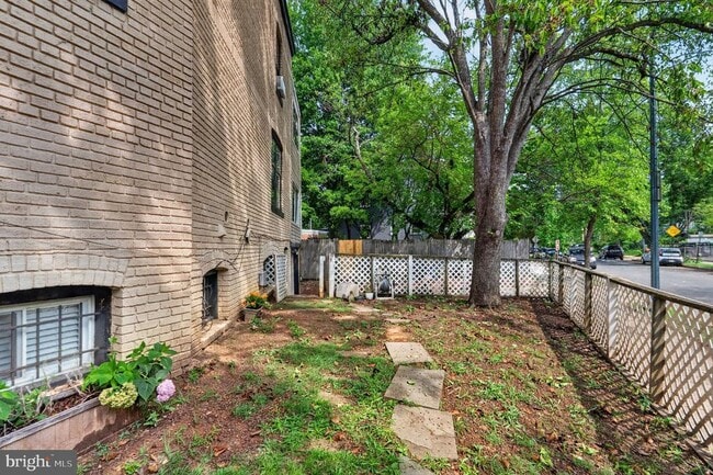 Building Photo - 1526 Potomac Ave SE