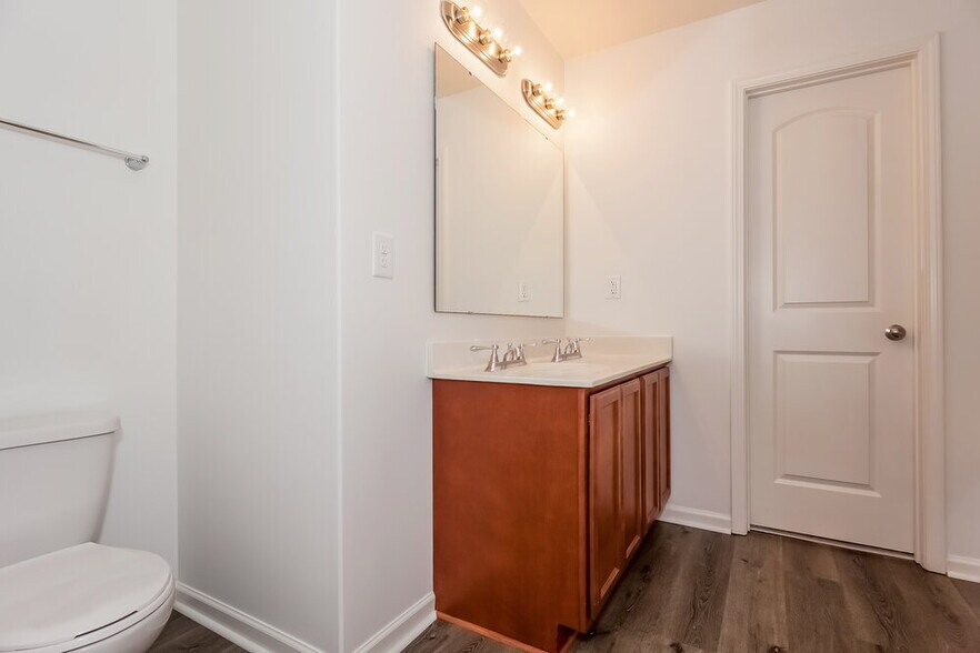 Building Photo - 9009 Sharpes Cir