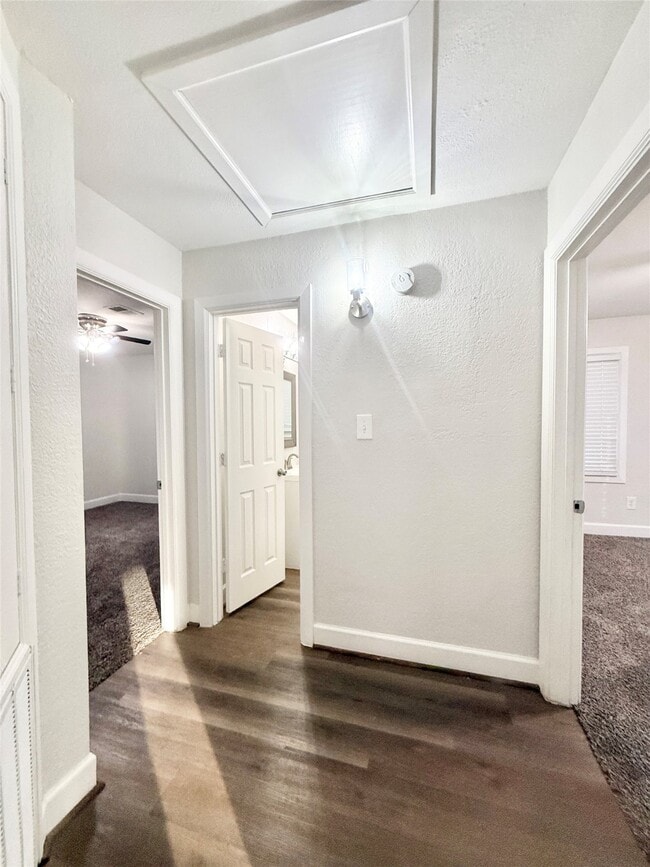 Building Photo - 137 Laurel St