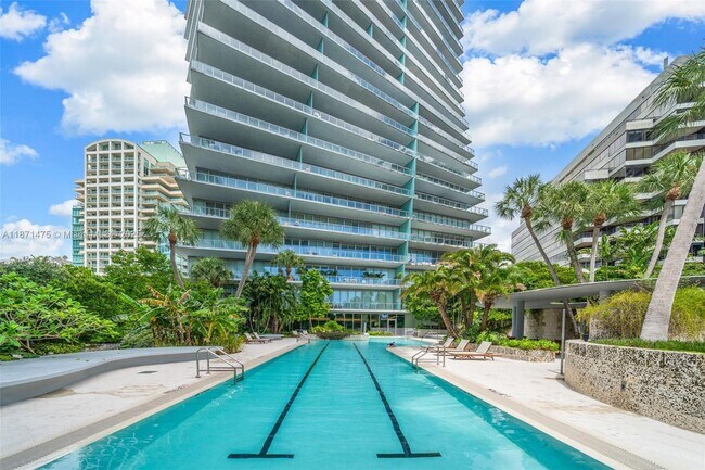 Building Photo - 2675 S Bayshore Dr