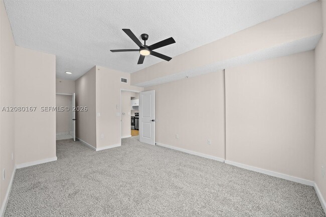 Building Photo - 6992 SW 39th St