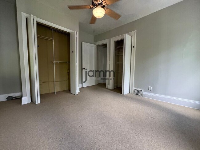 Building Photo - 3232 Clarendon Rd