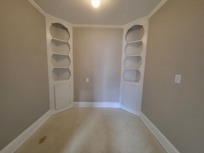 Building Photo - 399 Kerr St NW