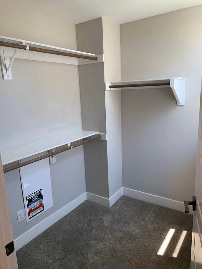 Building Photo - Cessna Lane