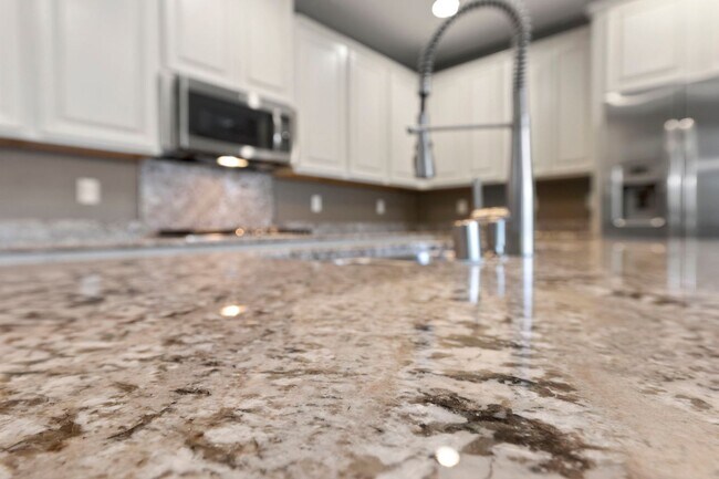 Building Photo - Luxury Living in Henderson's Tuscany: Spacious 4 Bedroom Home with Expansive Yard & More!