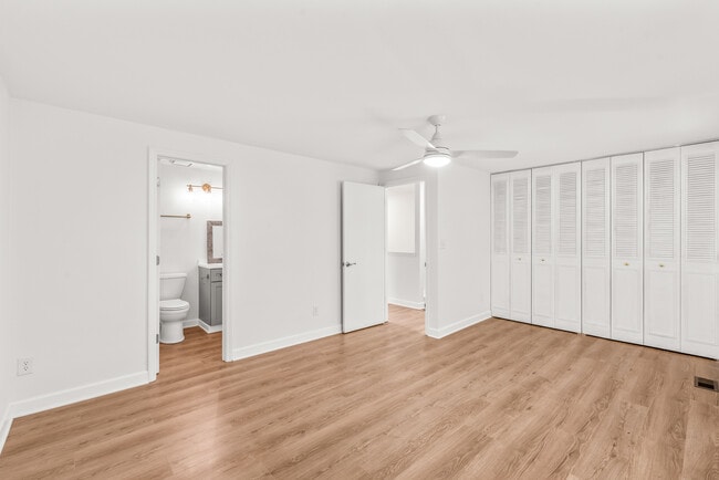 Building Photo - 9726 Old Gate Dr