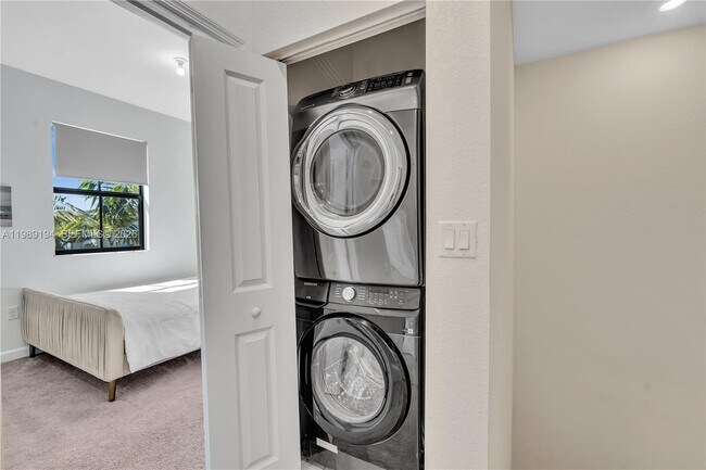 Building Photo - 20433 NW 4th Ave