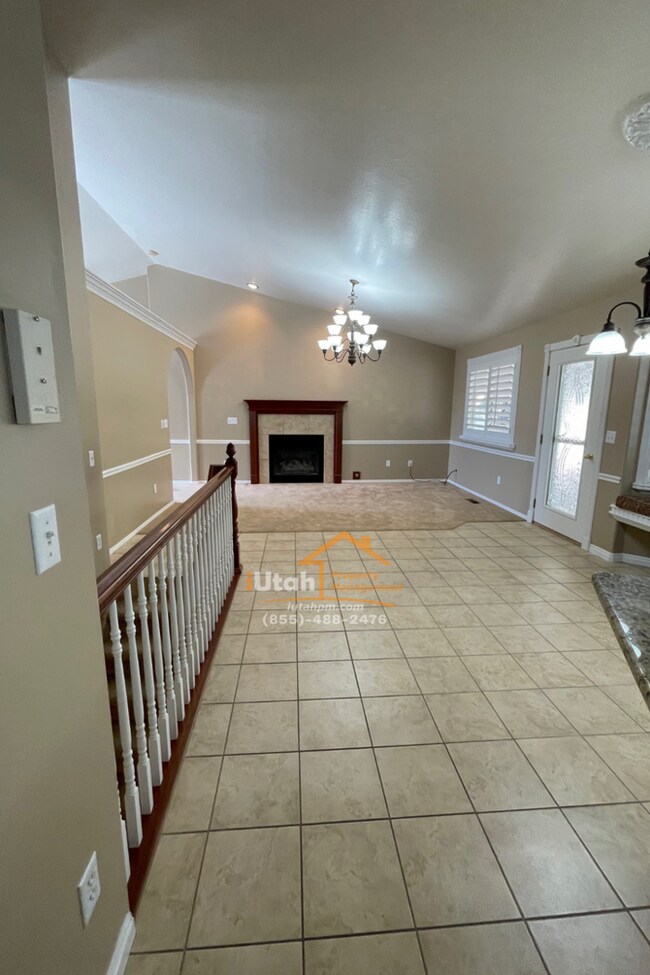 Building Photo - East Layton 6 Bdrm 3 Bth 2 car garage home.