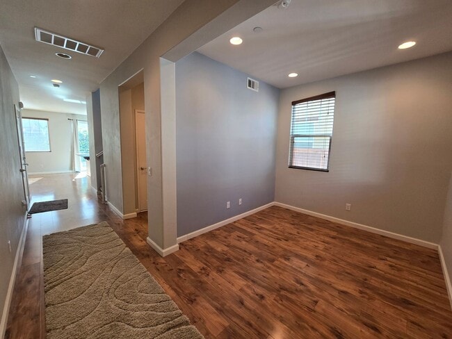 Building Photo - Spacious Home in Amenity-Rich Community