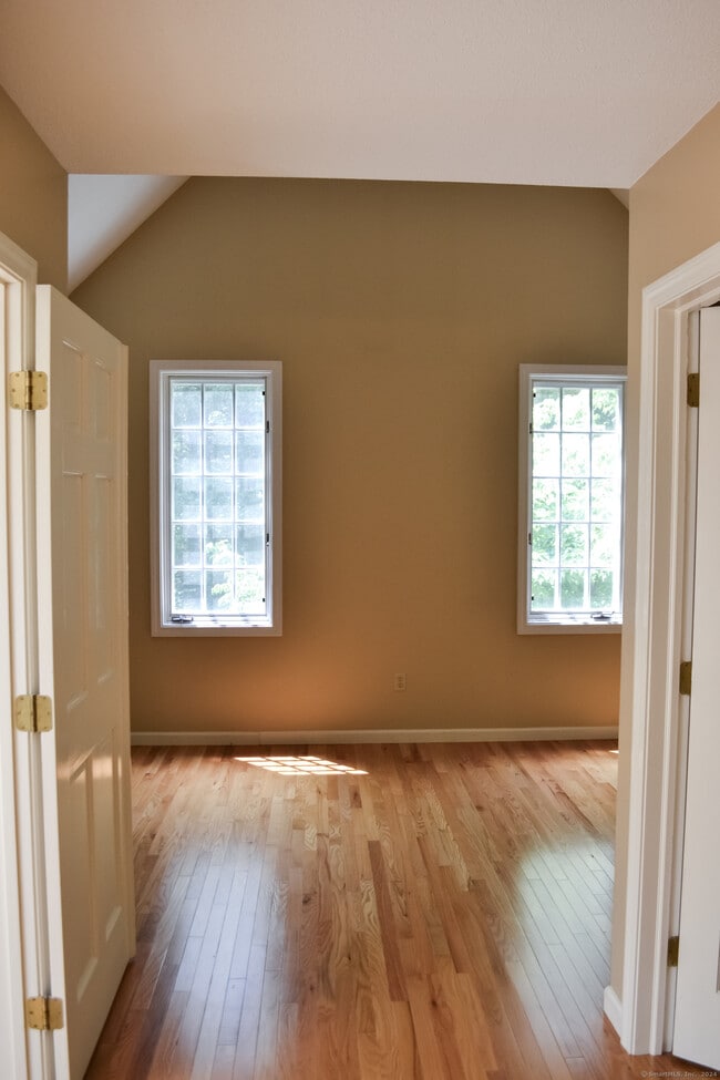 Building Photo - 1 Kempton Mews
