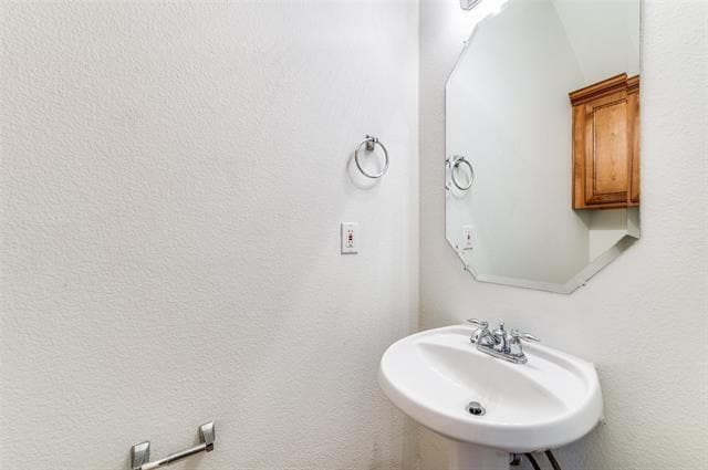 Building Photo - 6813 Massa Ln