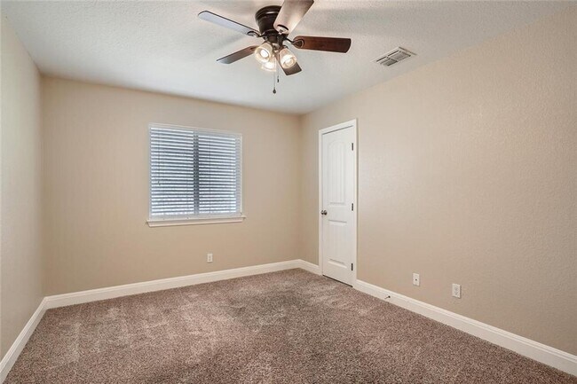 Building Photo - 912 Tabernash