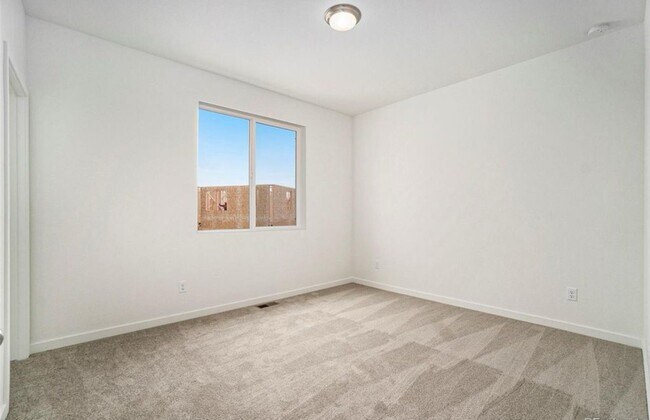 Building Photo - Efficient & Modern 2024-Built Townhome | 2 Bed | 2-Car Garage | Timnath