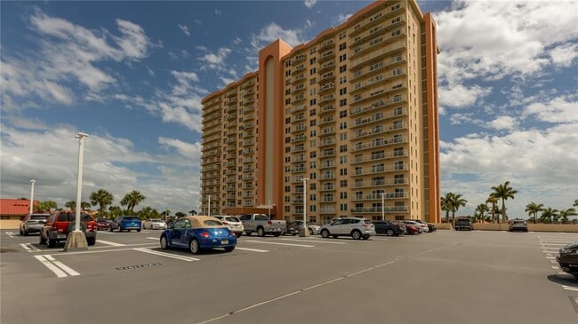Building Photo - 4900 Brittany Dr S