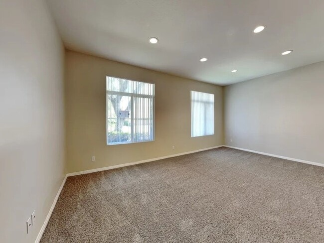 Building Photo - 28411 Hidden Hills Dr