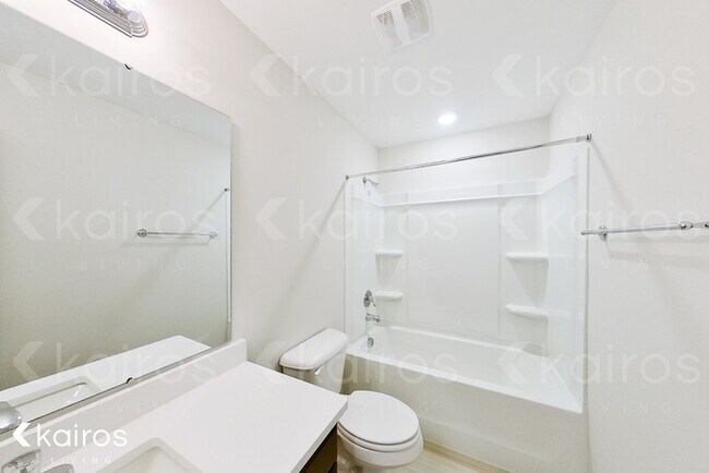 Building Photo - 15 Duluth Dr