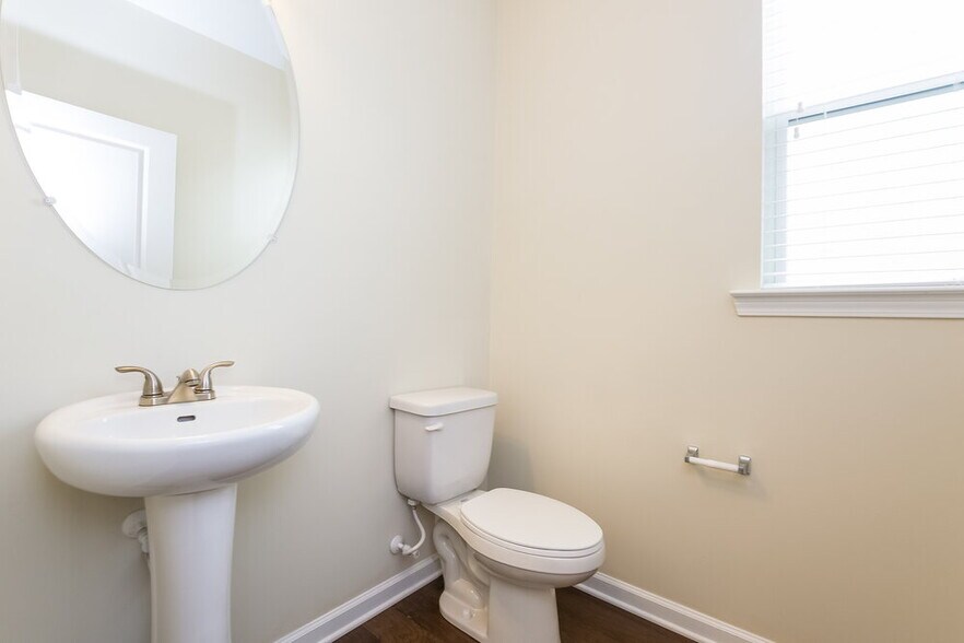 Building Photo - 374 Darbys Run Ct