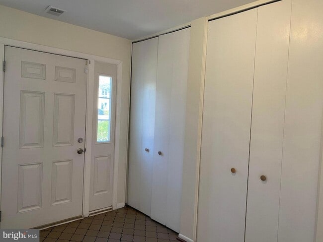 Building Photo - 12909 Chathlake Ln