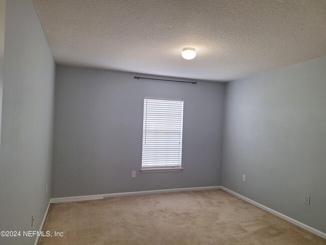 Building Photo - 11172 Castlemain Cir W