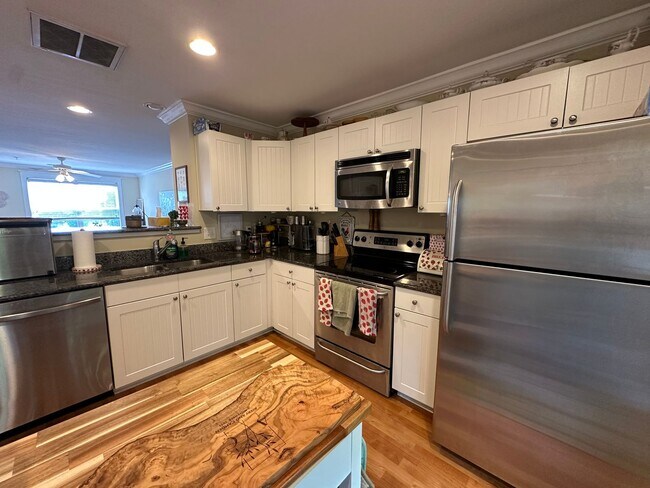 Building Photo - 1855 Candlewood Ct