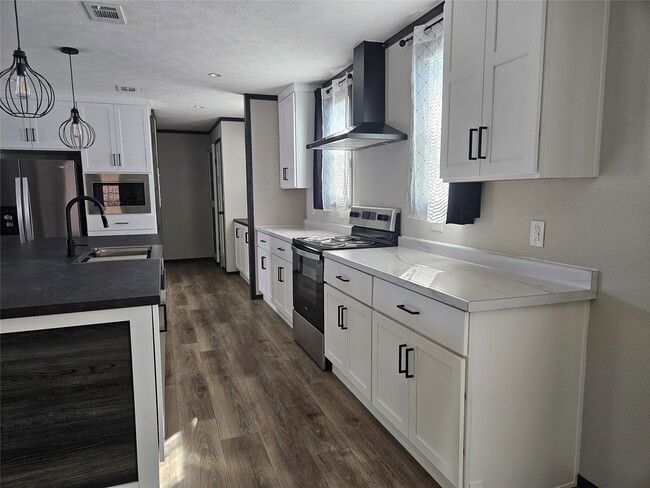 Building Photo - 16854 W Forrestal