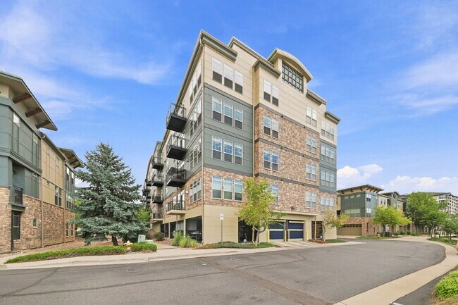 Building Photo - $2,195.95 - 2 bed, 2 bath Spacious Condo in Broomfield with AC and In Unit Laundry!