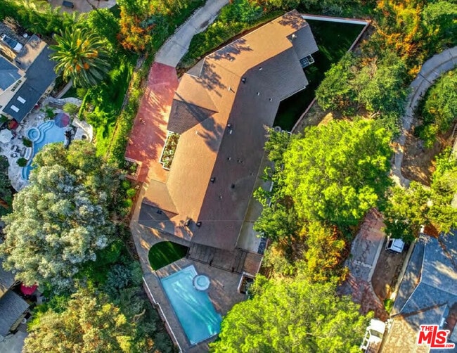 Building Photo - 4732 Del Moreno Dr