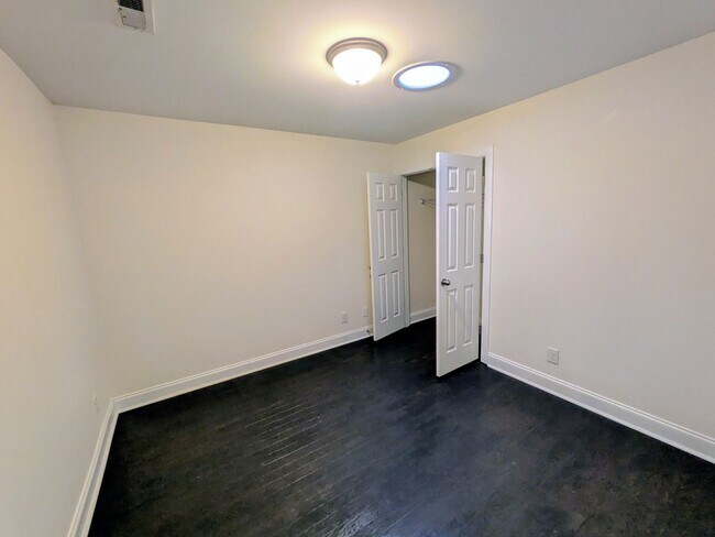 Building Photo - 4988 Wyngate Village Dr