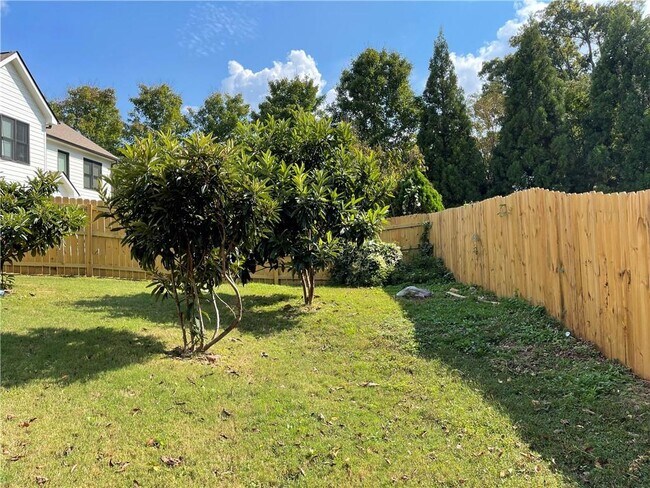 Building Photo - 2620 Village Chase Dr NW