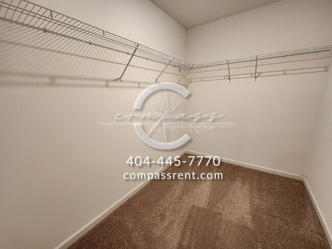 Building Photo - 2365 Camden Oak Way