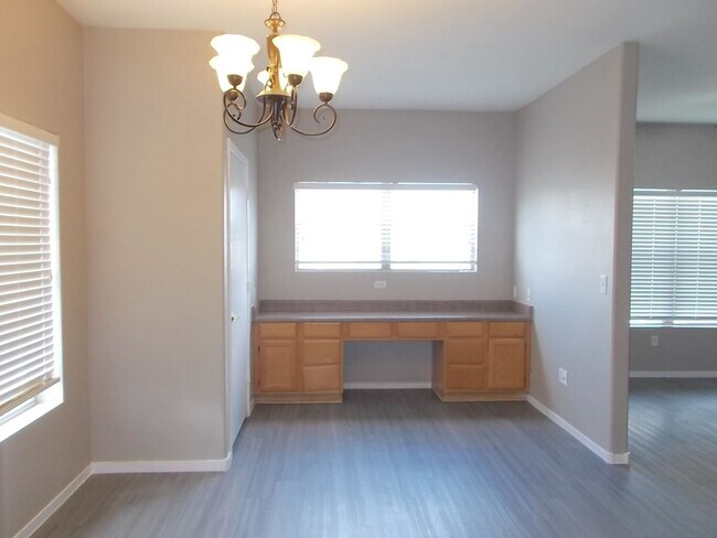 Building Photo - Bright Ground-Floor Condo in Gated Traverse Point with Pool & Spa Amenities