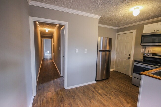 Building Photo - Stylish 2BR Retreat in Vibrant Highland Park Neighborhood!