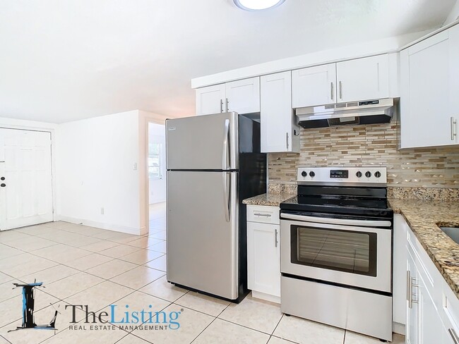 Building Photo - 1521 Swordbill Dr