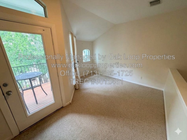 Building Photo - 1253 W 17th St