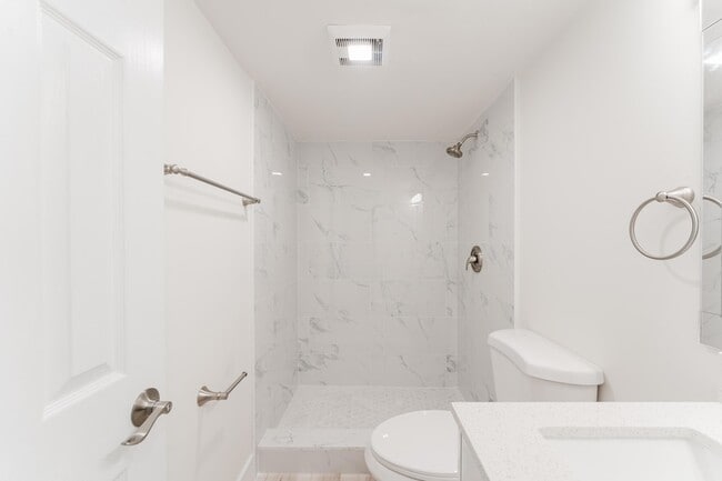 Building Photo - 323 Spanish River Blvd