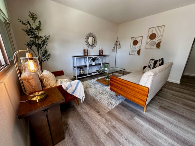 Building Photo - 4467 Valeta St