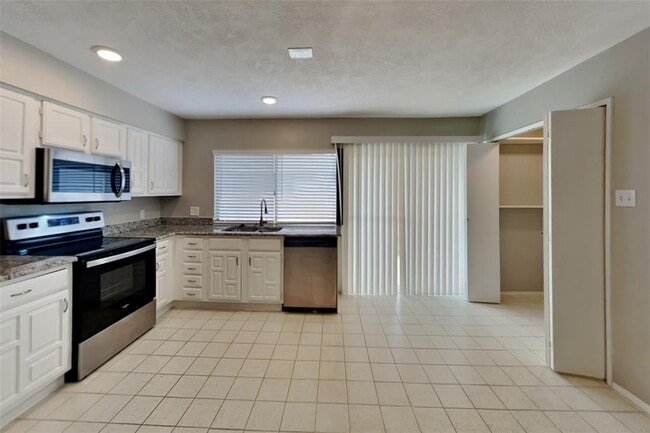 Building Photo - 5211 Girnigoe Dr