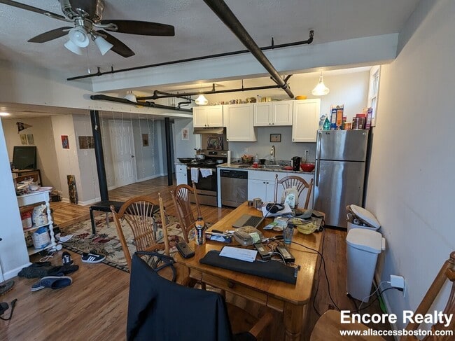 Building Photo - 1185 Commonwealth Ave