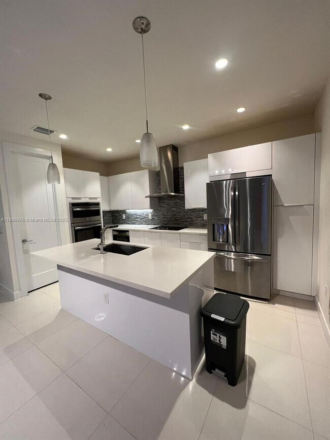 Building Photo - 10422 NW 64th Terrace