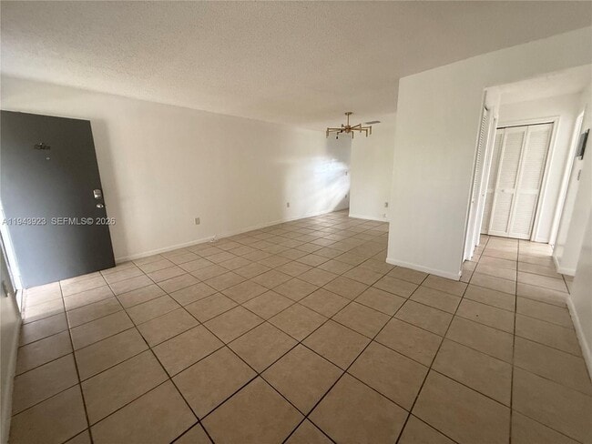 Building Photo - 460 Eldron Dr