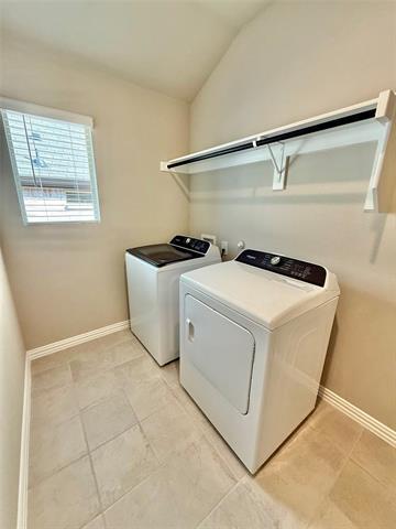 Building Photo - 2104 Rannoch St