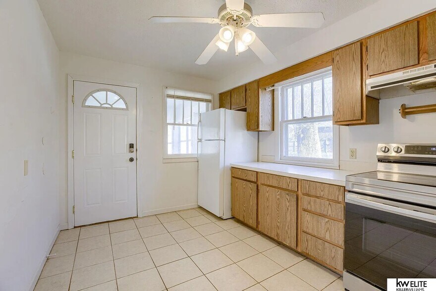 Building Photo - 4542 Franklin St