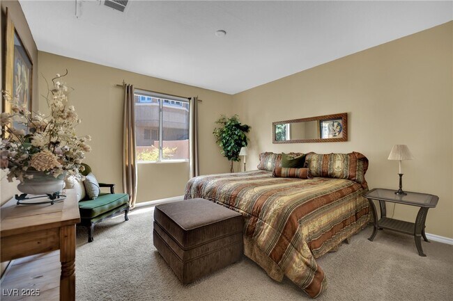 Building Photo - 1004 Golden Age Ct
