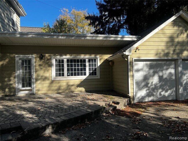 Building Photo - 1072 Ridgedale Ave