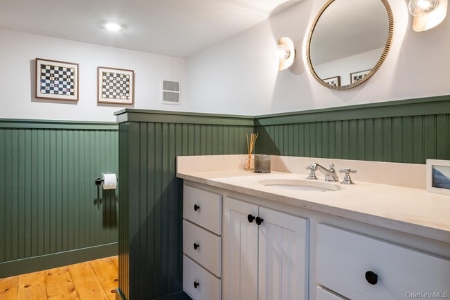 Building Photo - 291 Roaring Brook Rd