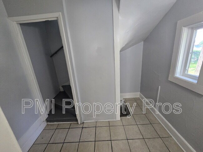 Building Photo - 2626 N 24th St